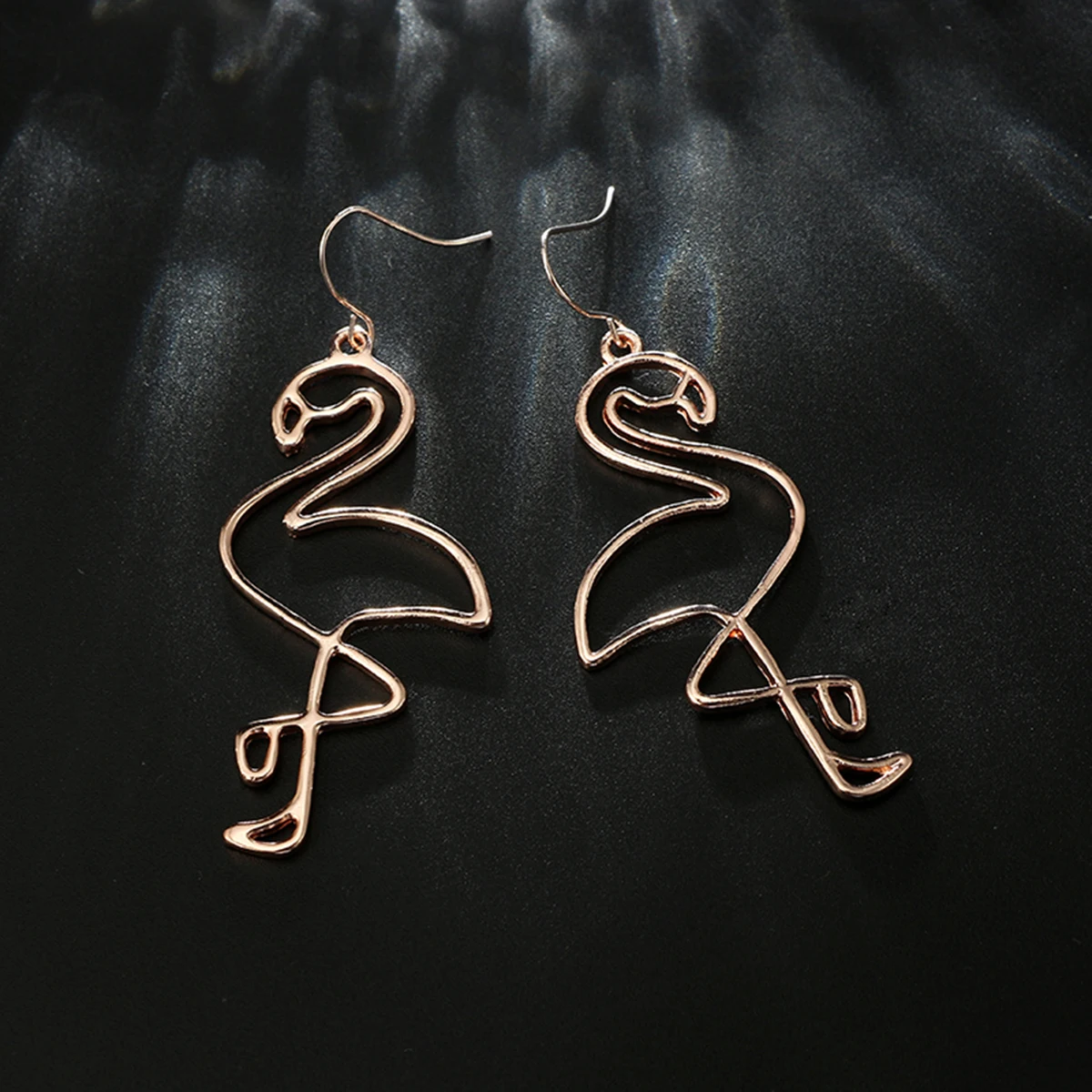 Creative Hollow Flamingo Pendant Earring For Women Chic Temperament Animal Dangle Earring Shellhard Fashion Jewelry Femme Bijoux