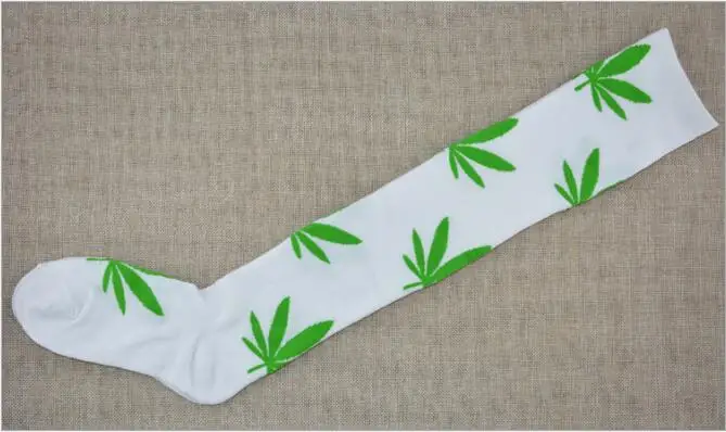 2018 Women Stockings Thigh High Sexy Stockings Socks Weed Print Spandex Long Loose Knee High Socks For Ladies Meias