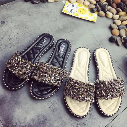 

Wearing slippers women's shoes summer fashion 2019 new Korean version of the wild net red outdoor flat out of the cool slippers