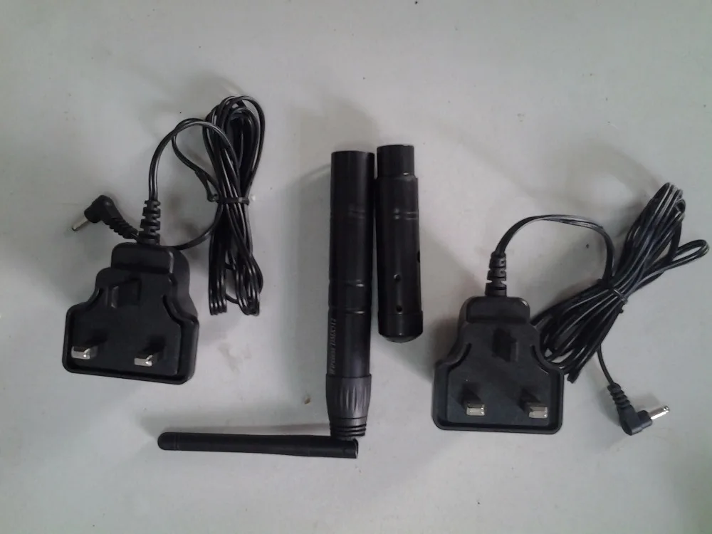 

1X Wireless Transmitter+1X Wireless Receiver,Wireless DMX Signal Receiver Fog Battery Powered Wireless LED Par Light,New Model