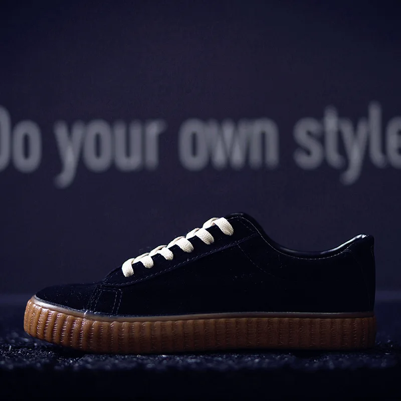 

Fashion Retro Men Casual Shoes PU Solid Leisure Lace-up Flat Vulcanize Shoes Spring Autumm Sewing Breathable Boys Sneakers