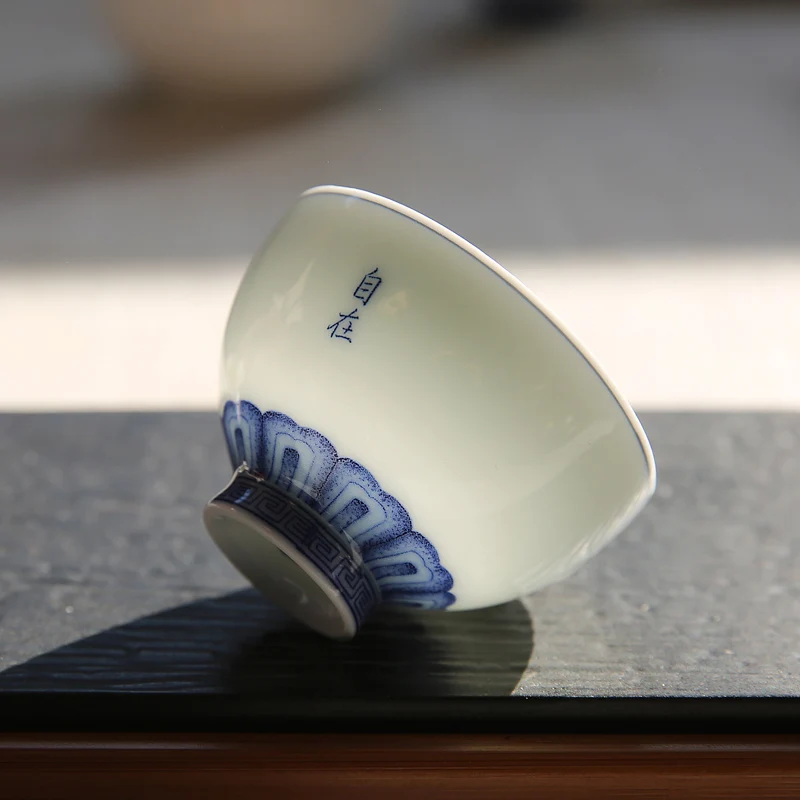 Китайский стиль деликатная ручная работа 55 мл маленькая чайная чашка кунг-фу Цзиндэчжэнь грубая керамическая чайная чаша Ручная роспись чашка с лотосом