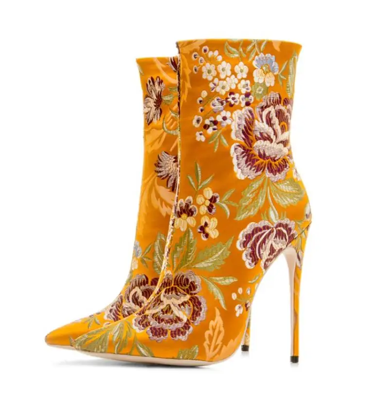 

Autumn and winter new trade fashion, satin and pointy sexy short Martin boots