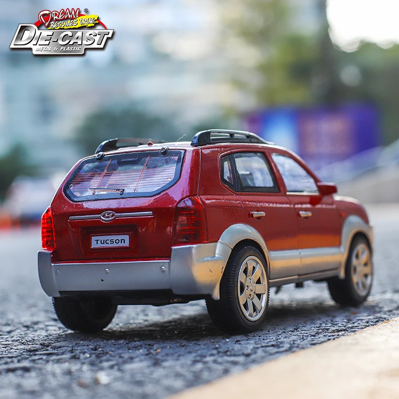  Diecast Hyundai Tucson 1/24 Scale Model Cars Metal Toys for Children With Openable Door/Pull Back F