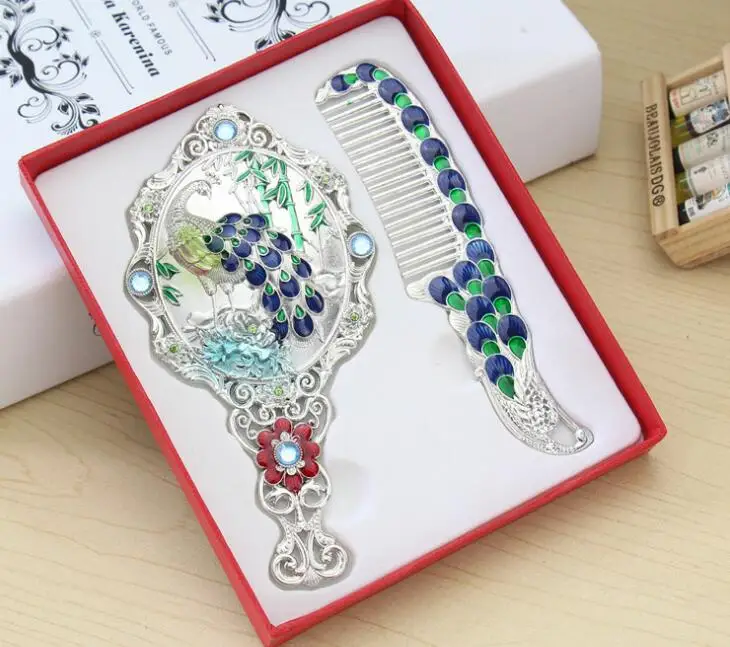 

2019 New Female makeup mirror retro oval peacock handle small comb mirror set