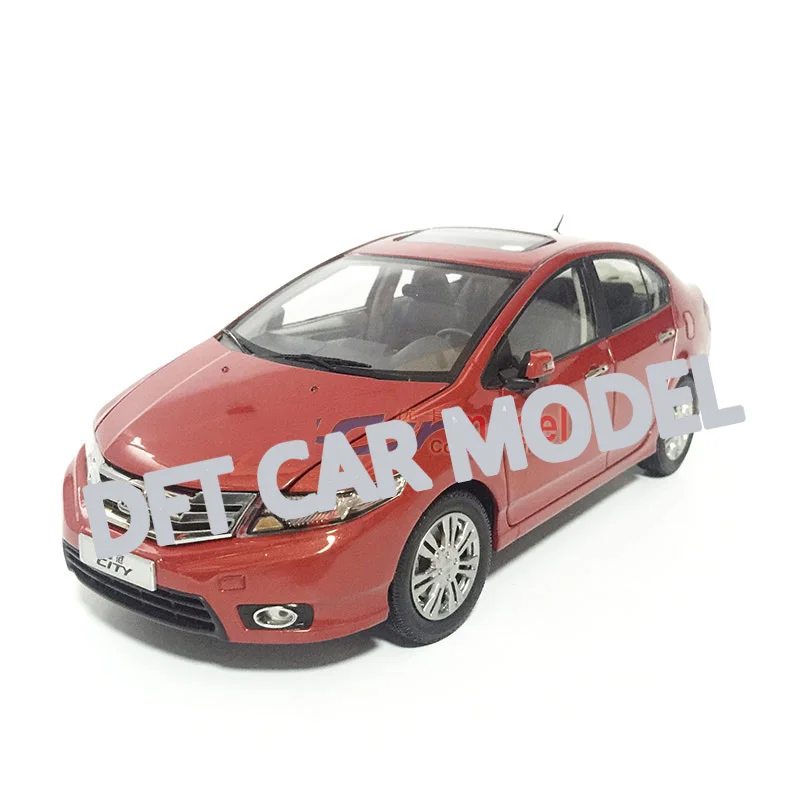 Масштаб 1:18 игрушечные автомобили из сплава модель городского автомобиля 2012