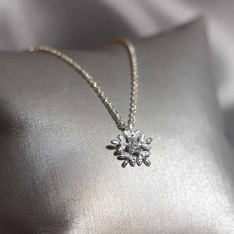 

Elegant Quality Silver 925 Jewelry Fashion Snowflake Shape Zircon Necklace S925 Sterling Silver Necklace for Women