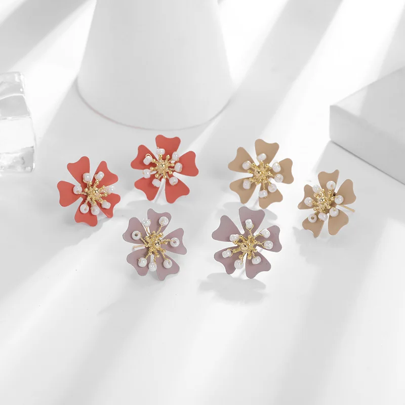 

2019 New Metal Colorful Flower Stud Earrings Korea Design for Women Gir Simple Temperament Pendientes de Plata N04