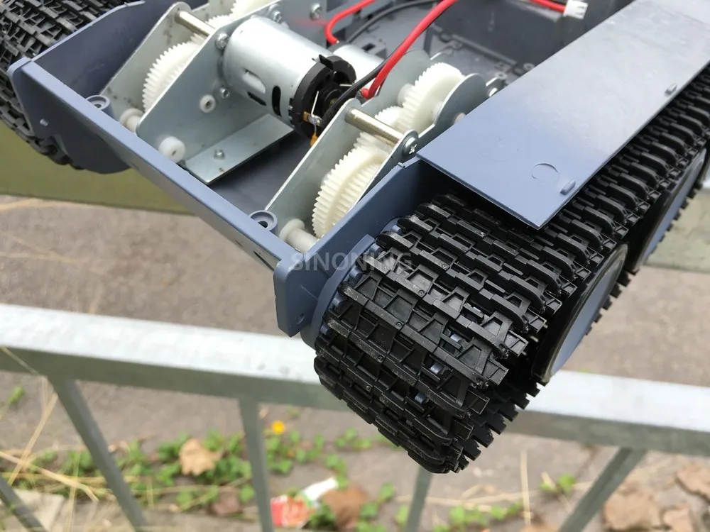 SN2000 robot tank chassis11