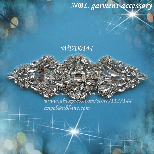 

(30PCS) Wholesale iron on hand beaded sewing silver crystal rhinestone applique for dresses WDD0144
