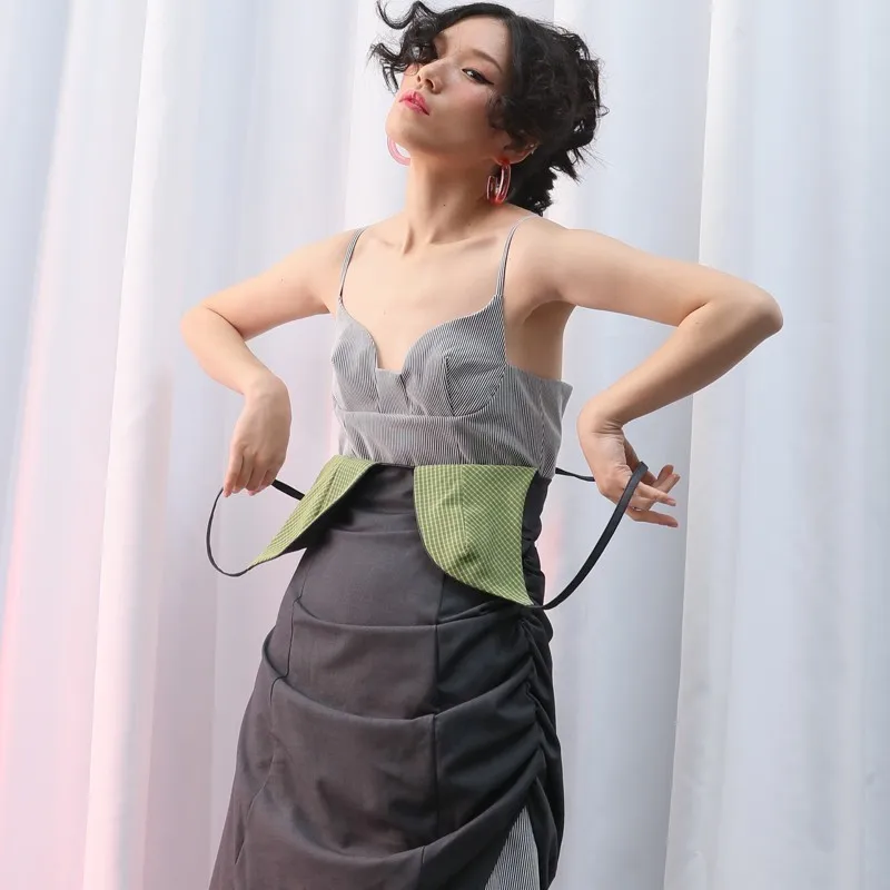 

[EAM] 2019 New Spring Summer Spaghetti Strap Hit Color Three-dimensional Hem Fold Split Joint IrregularDress Women Fashion JQ370