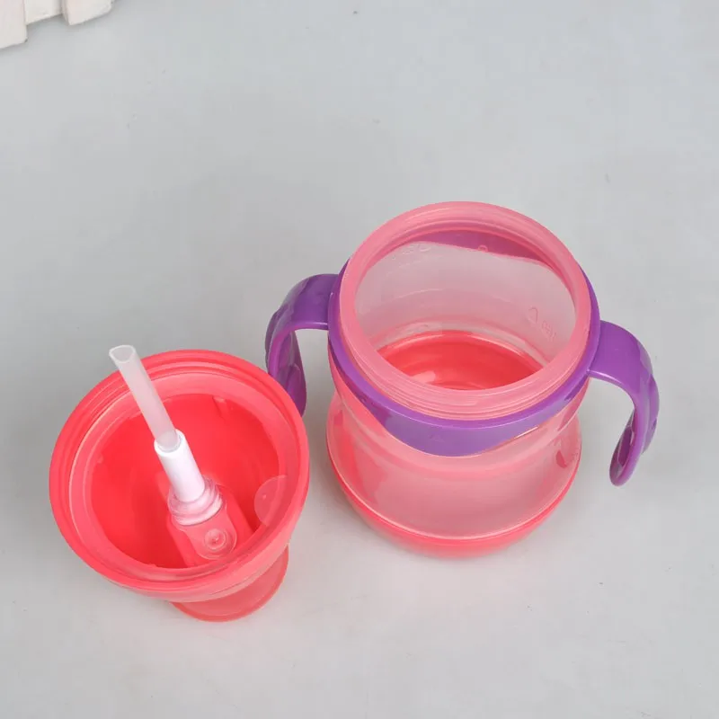 Детские влагозащищенная чашке обучения детей Кормление питьевой воды с соломенной Двойной Ручки бутылки