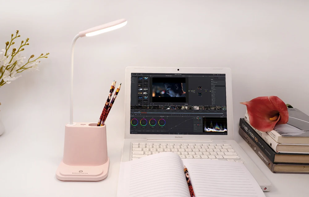 Светодиодная настольная лампа с USB кронштейном для телефона Органайзер