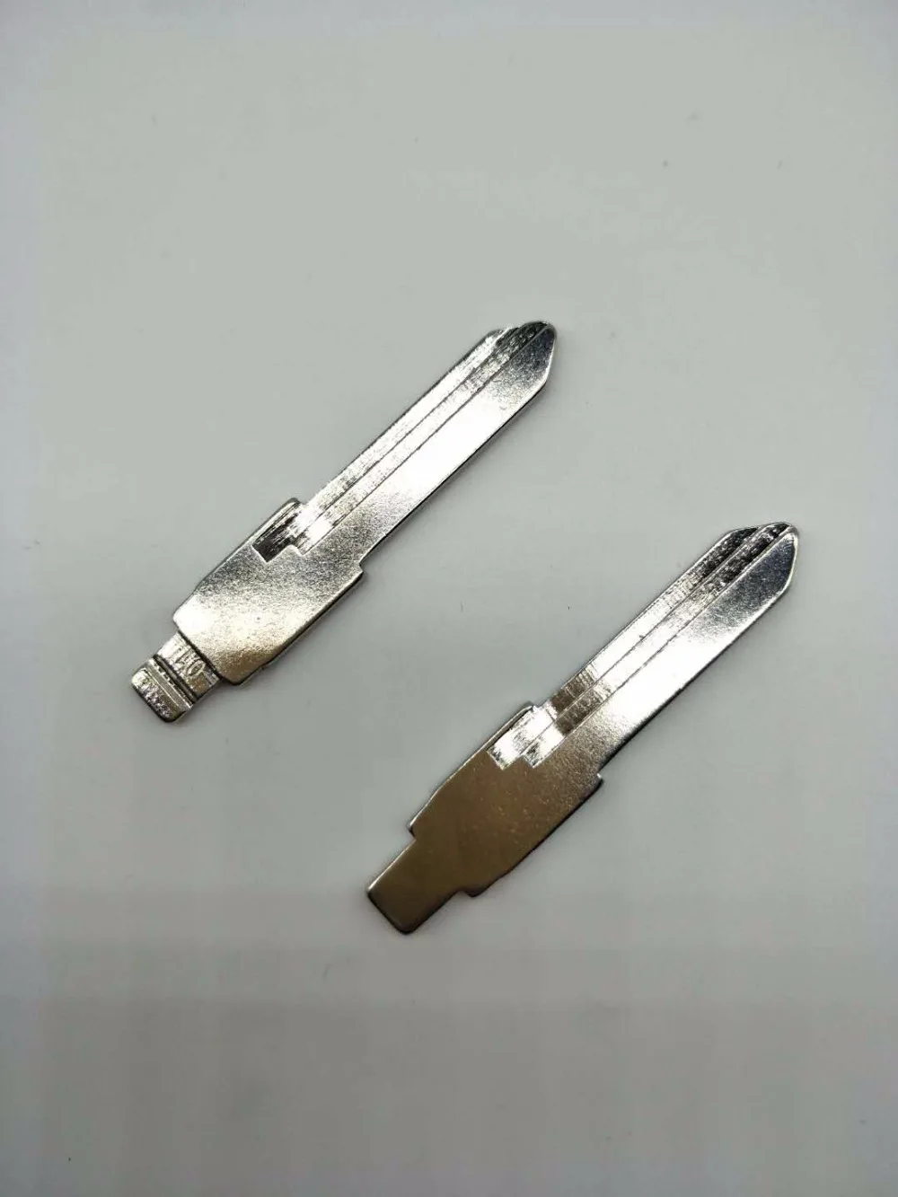 

Best Qualit Folding key blade For Santana, Jetta, Audi 100, golf ,B4 Car key embryo replacing the key head NO.01