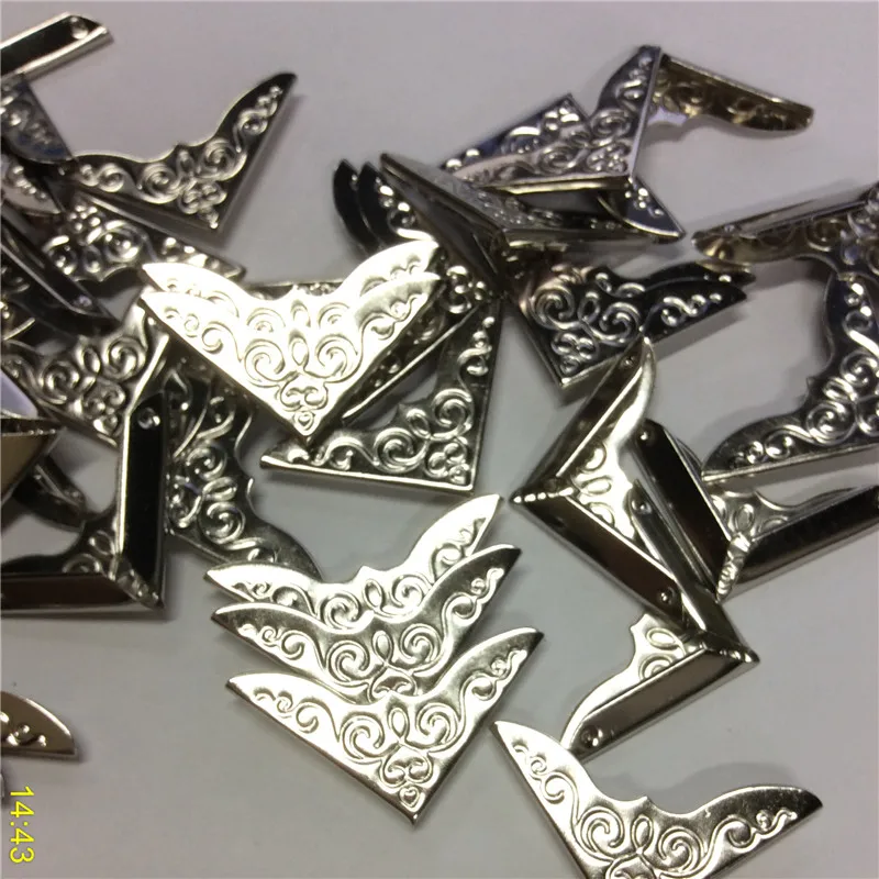 Silver-Tone-Book-Scrapbooking-Album-Menu-Folder-Corner-Protectors-Fit-3mm-thick-32x23mm-100Pcs (3)