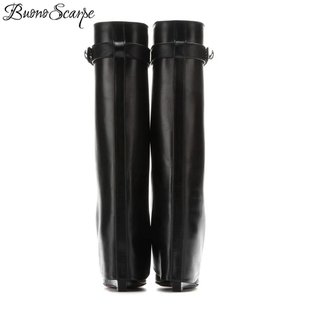 BuonoScarpe-Botas de cuña con cierre de tiburón para mujer, Botines de tacón con punta en pico hasta la rodilla, con cuña negra, Botas Largas, talla grande BuonoScarpe-Botas de cuña con cierre de tiburón para mujer, Botines de tacón con punta en pico hasta la rodilla, con cuña negra, Botas Largas, talla grande