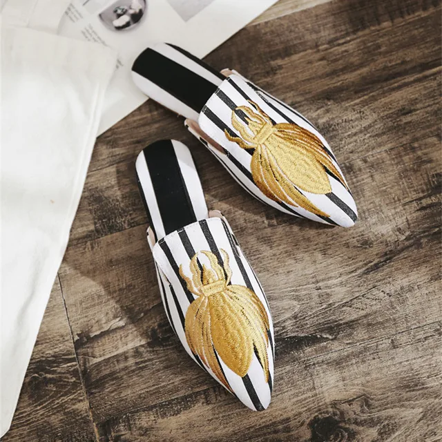 Summer Elegant Mules Shoes Slides Velvet Outdoor Slipper Flat Heel Platform Flip Flops Woman Pointed toe Shoes Sandals