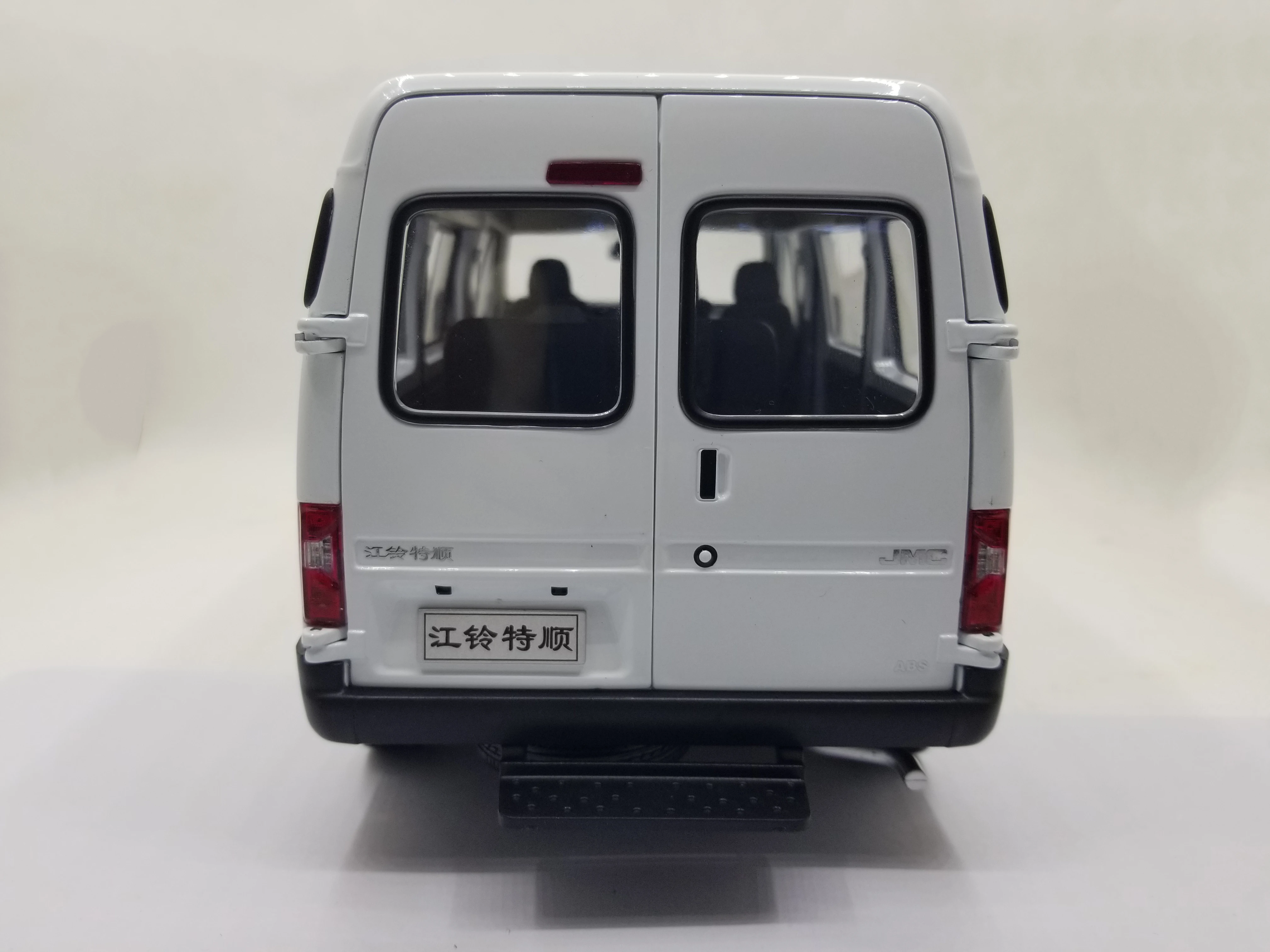 1:18 литая под давлением модель для Ford JMC Teshun Transit белая MPV Игрушечная машина из сплава миниатюрная коллекция подарок грузовик фургон