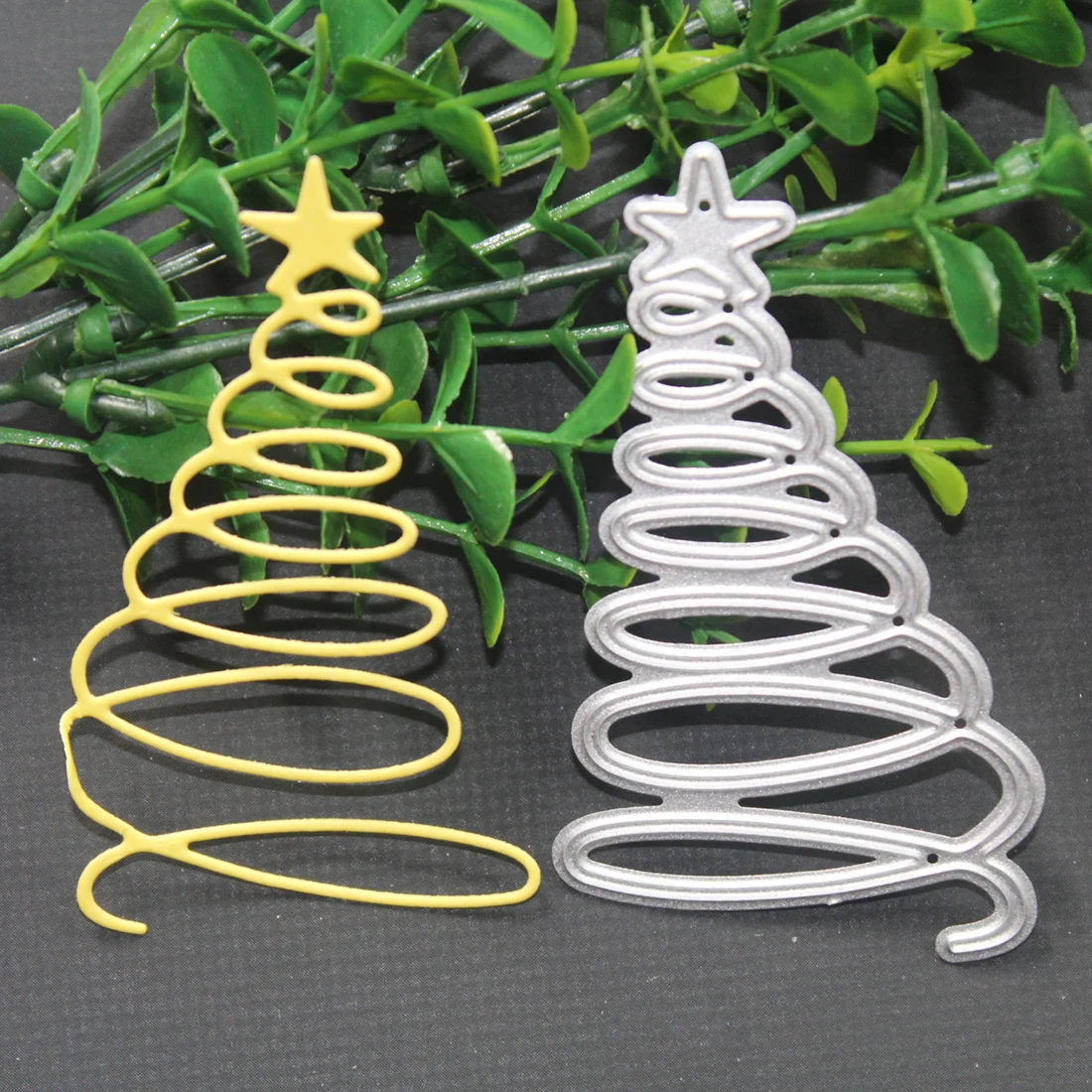 

Christmas Tree Metal Handcraft Steel Cutting Dies For DIY Scrapbooking Invitation Card Embossing Die