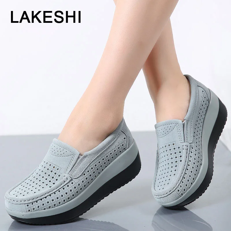 

LAKESHI Moccasins Creepers Women Flat Platform Shoes Fashion Loafers Women Shoes Suede Hollow Shake Shoes Slip On Female Shoes