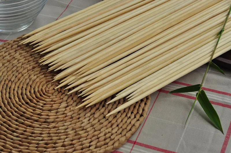Natural bamboo bbq skewers  (3)
