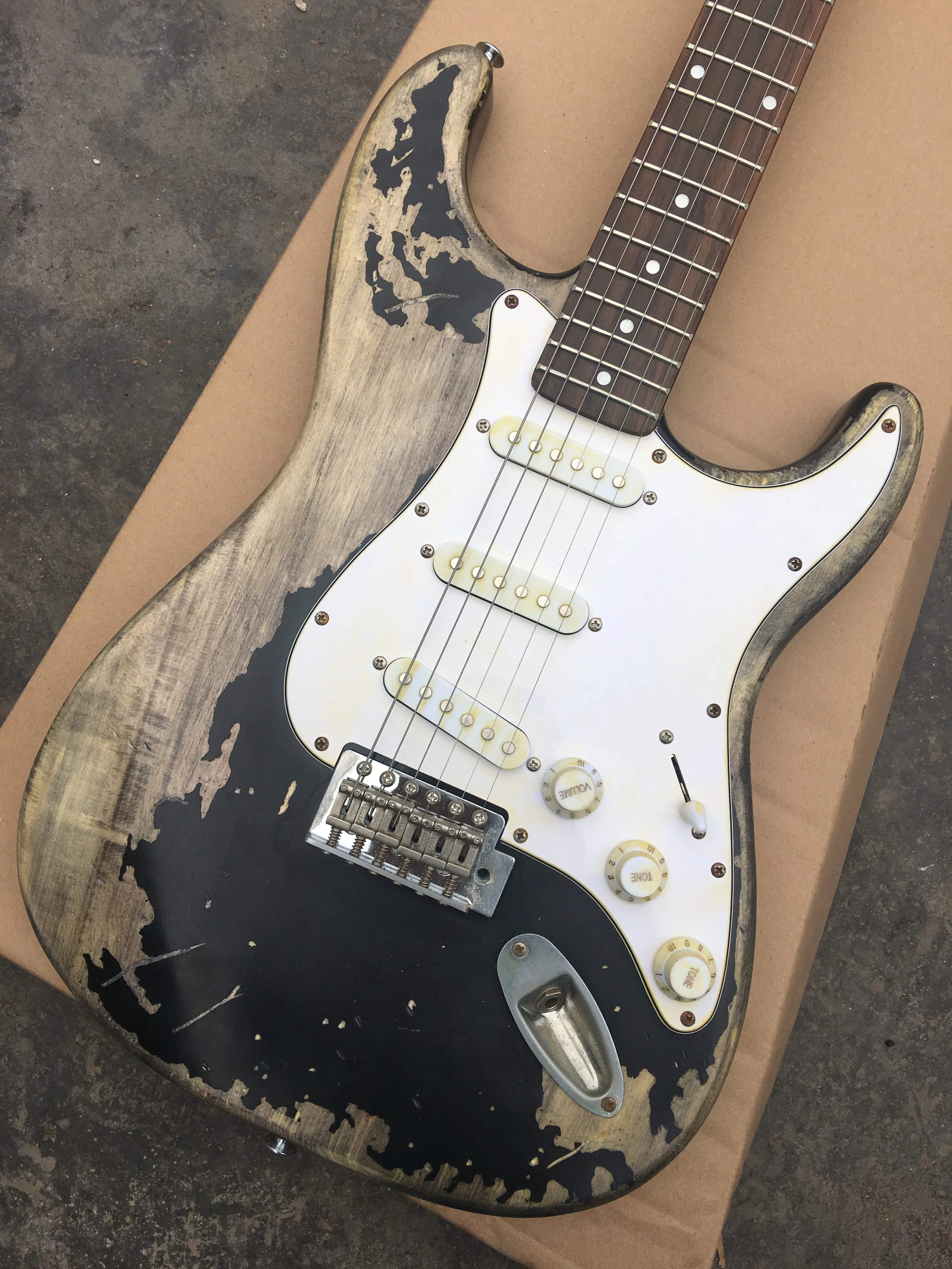 

2019 Musical Instrument Manual Limited Edition 1 Masterbuilt Cross John Mayer Strat Heavy Relic Electric Guitar St.