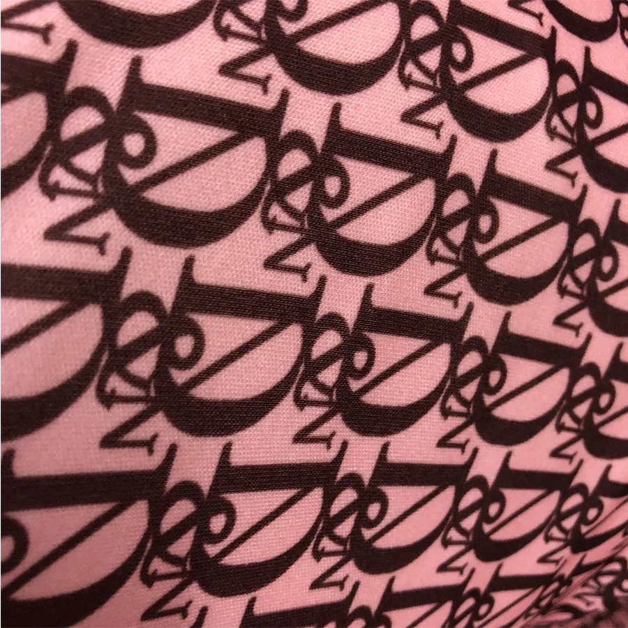 (7)