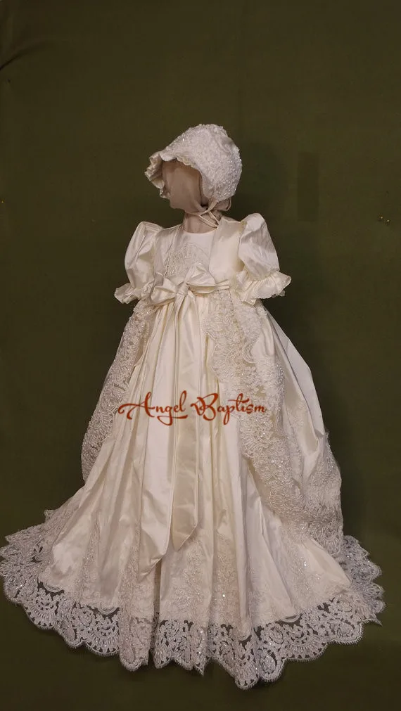 

2016 Jewel Beads Infant Girls Christening Gown Baby Dress Blings Sparkly Lace Baptism Robe With Bonnet
