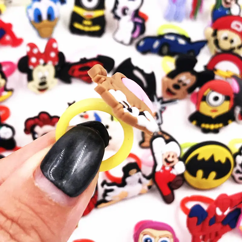 10pcs-Girls-Boys-Cartoon-Avengers-Princess-Minnie-Mickey-Hello-Kitty-finger-Rings-Children-Kids-Jewelry-Party (2)
