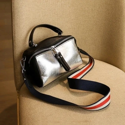 

2018 new first layer cowhide Boston pillow bag portable diagonal leather handbag