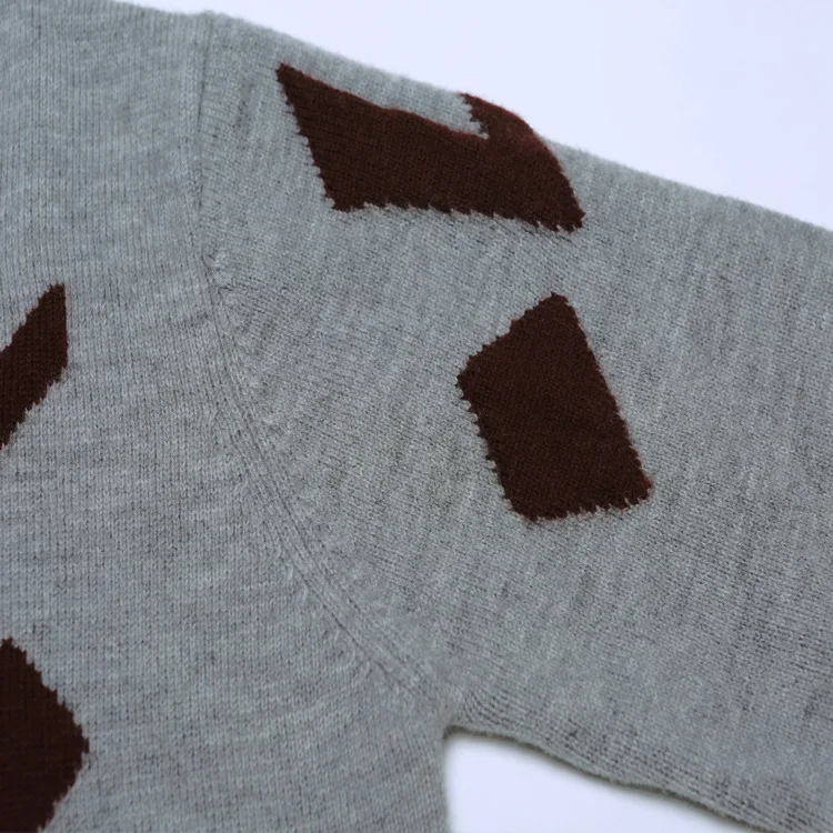 3784182121_1840150790