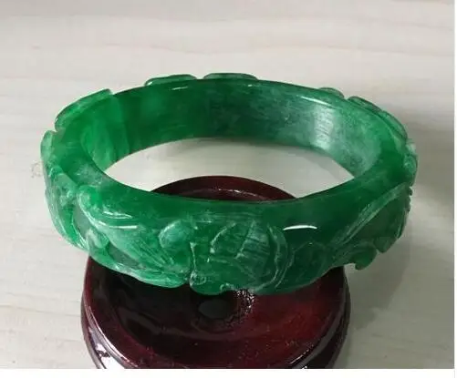 

Certified (Grade A) 100% Natural Jadeite JADE Bracelet Bangle (Certificate delivery)
