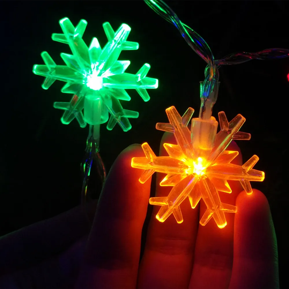 

YIYANG 2018 Decoration Snowflakes LED String Lights AA Battery Home and Garden Party Event Birthday Decor Lightings Casamento