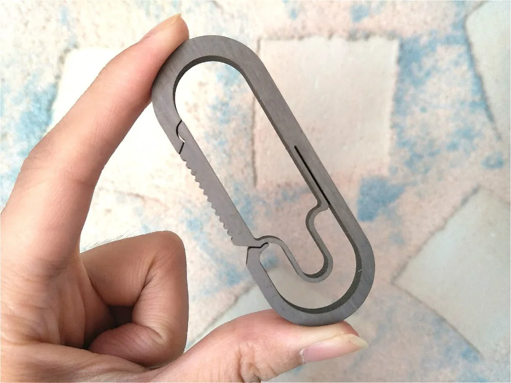 

Titanium EDC Key Chain Car Key Waist Gadget for men Outdoor camp hike Portable Keychain Metal Hanging Survival tool travel kit