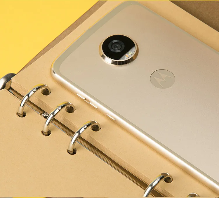 MOTO Z2 PLAY Smartphone - Super AMOLED FHD Screen