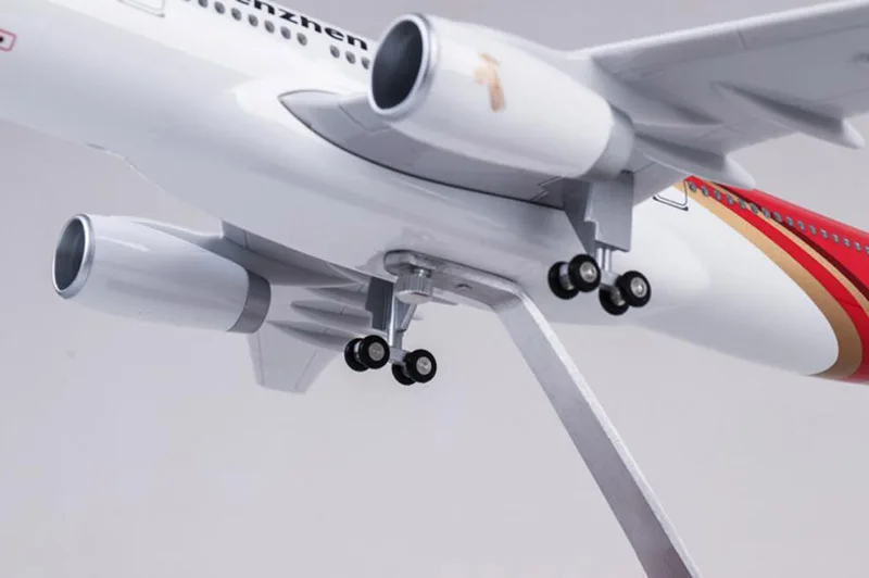 47 см 1:135 масштаб Airbus A330 модель Shenzhen Airlines дыхательных путей W колесная база огни смолы самолет коллекционная игрушка Коллекция