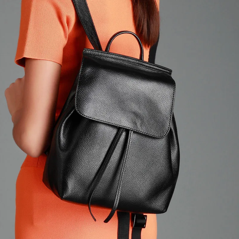 

2018 Leisure Solid Drawstring Backpacks Fashion Brand Designer Women Bagpack Small Cow Genuine Leather School Bags for Girls