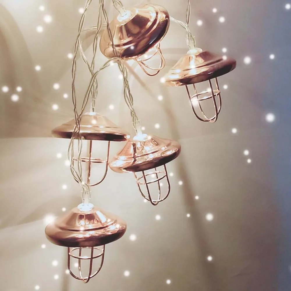 

Retro Iron Metal Lampshade LED Fairy String Lights Christmas Holiday Wedding Party Home Decoration Lantern geometric String Lamp