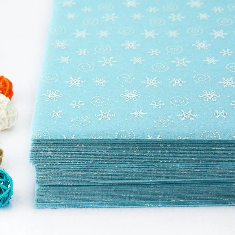 

Printed Felt Non Woven Fabric Light Blue Snowflake Polyester Cloth For Sewing Crafts Home Decoration Pattern Bundle 30x30cm