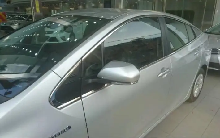 

window moulding Suitable for Toyota Prius PHV for PRIUS PHV full window trim protective strip