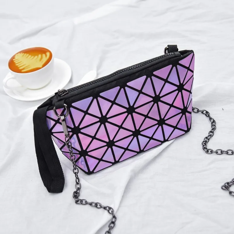 Новые светящиеся клатчи дамские сумки, Курьерская сумка женская Макияж лазерная сумка сумки геометрические конверты клатч телефон маленькая сумка - Цвет: Laser-purple