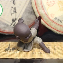 Чайная фигурка для набора Кунг Фу Ча Молодой монах в позе птицы(одежда песочного цвета