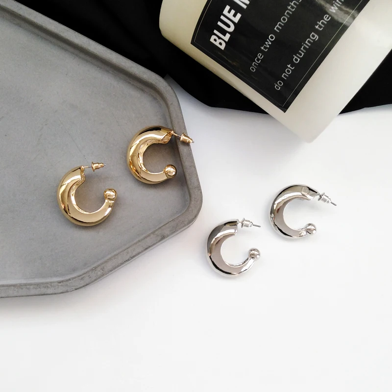 AOMU модные геометрические матовые металлические золотые серебряные C формы необычные круглые полукруглые подарочные серьги-гвоздики для женщин и девушек оптом