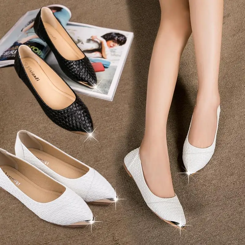 Women's Casual Floral Print Metal Decorative Pointed Toe Flats Shoes