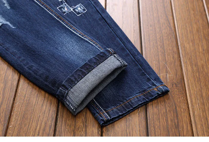 76008