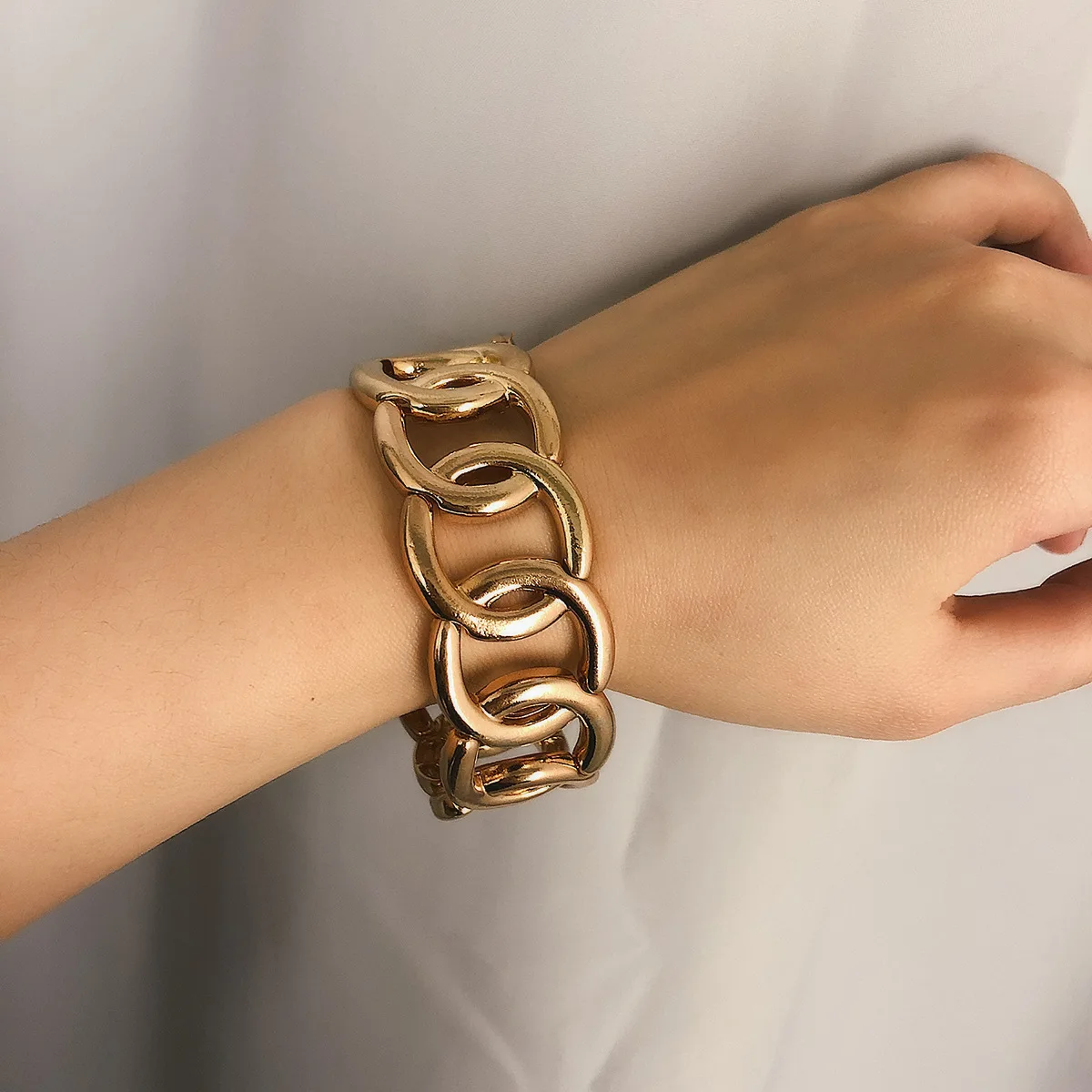 

Exaggerated Punk Alloy Handwear Girl Simple Hollow Geometric Strand Elastic Bracelet