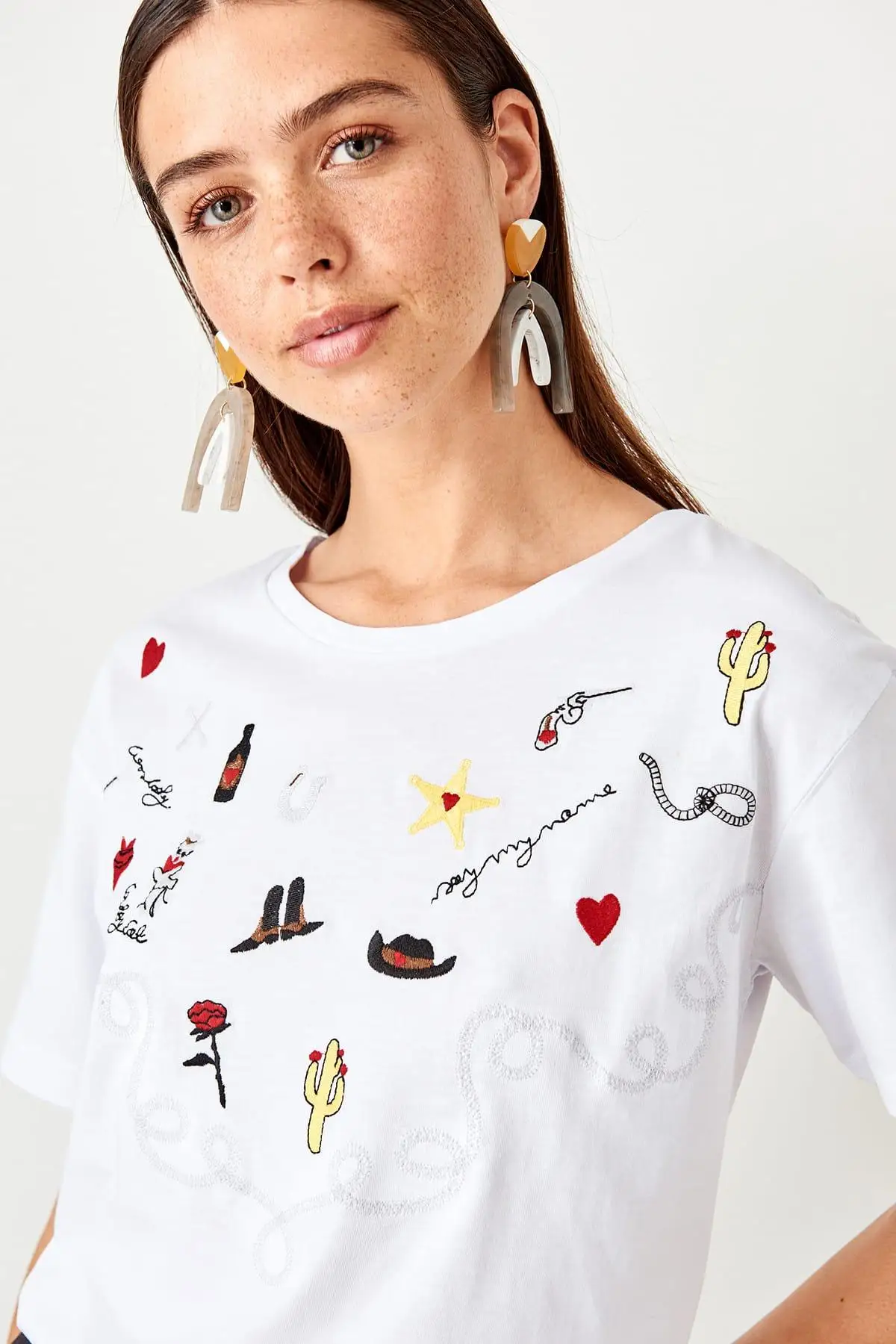 Trendyol белые вышитые Базовые Трикотажные футболки TWOSS19IS0092|Футболки| |