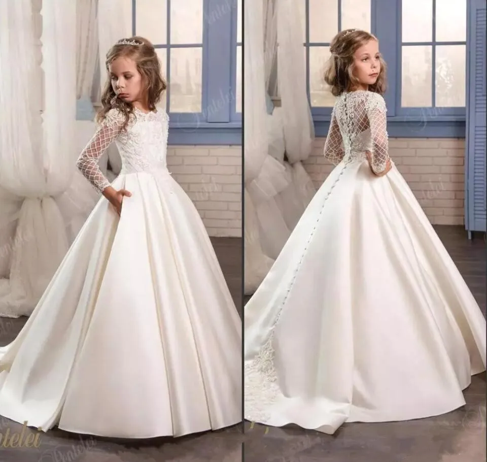 

2019 Princess White Lace Flower Girl Dresses Long Sleeves First Communion Gowns Birthday Party Dresses with Buttons Pageant Gown