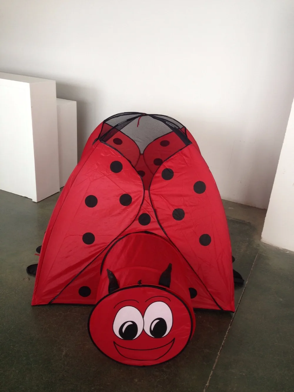 Vendita calda Facile Pieghevole Colorato Forma Coccinella Tenda Per Bambini CZD 007 Bambini Tenda e Sala Giochi sala Giochi gioco di Casa in Vendita