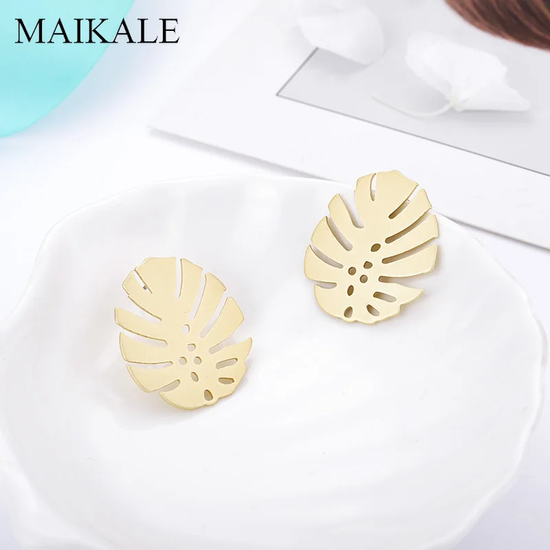 

MAIKALE Bohemian Gold Geometric Stud Earrings Round Hollow Palm Leaf Beach Statement Earrings for Women Boho Jewelry Ethnic Gift
